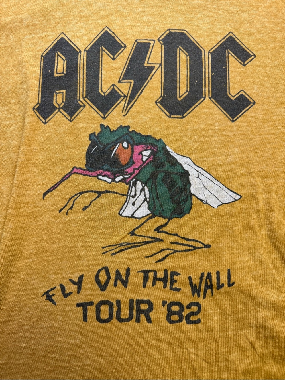 AC/DC Mustard Yellow 'Fly on the Wall Tour '82' Graphic T-Shirt (M) - Picture 2 of 6